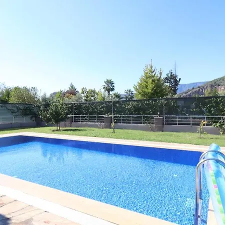 Toprak Villa